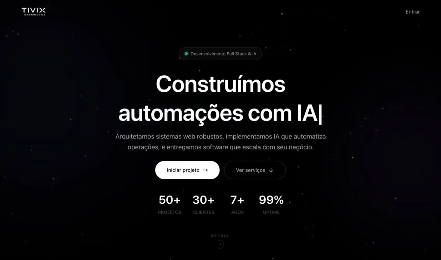 Página inicial da Tivix Technologies com seção de abertura centralizada sobre fundo preto, tipografia branca e luzes em azul e violeta.